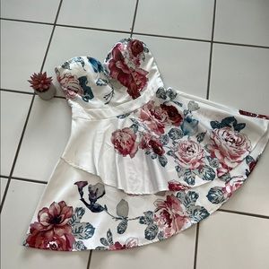 •White Strapless Floral Dress•